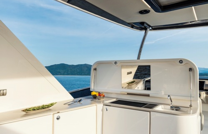 Absolute Navetta 58 concessionnaire Modern Boat Cannes Mandelieu
