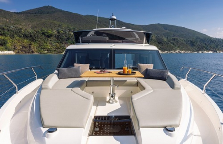 Absolute 47 FLY Concessionnaire Modern Boat Cannes Mandelieu