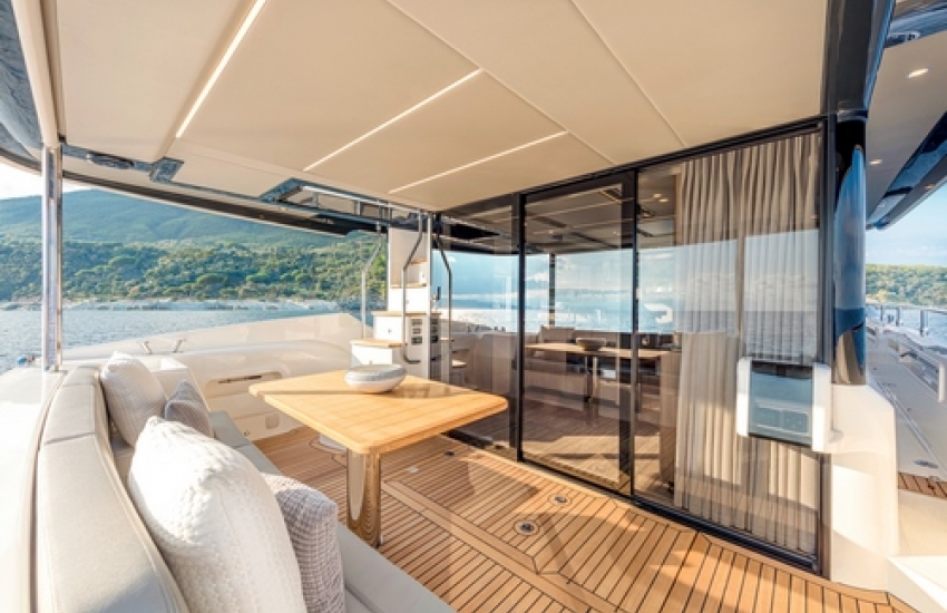 Absolute Navetta 52 concessionnaire Modern Boat Cannes Ma