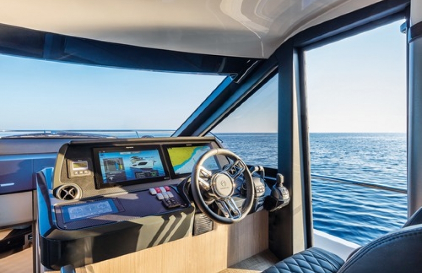 Absolute 47 FLY Concessionnaire Modern Boat Cannes Mandelieu