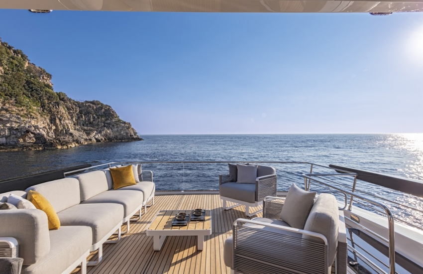 Absolute Navetta 64 - Bateau neuf Disponible Cannes Mandelieu Modern Boat