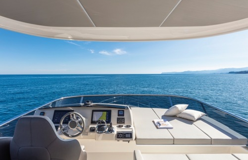 Absolute 62 FLY Concessionnaire Modern Boat Cannes Mandelieu